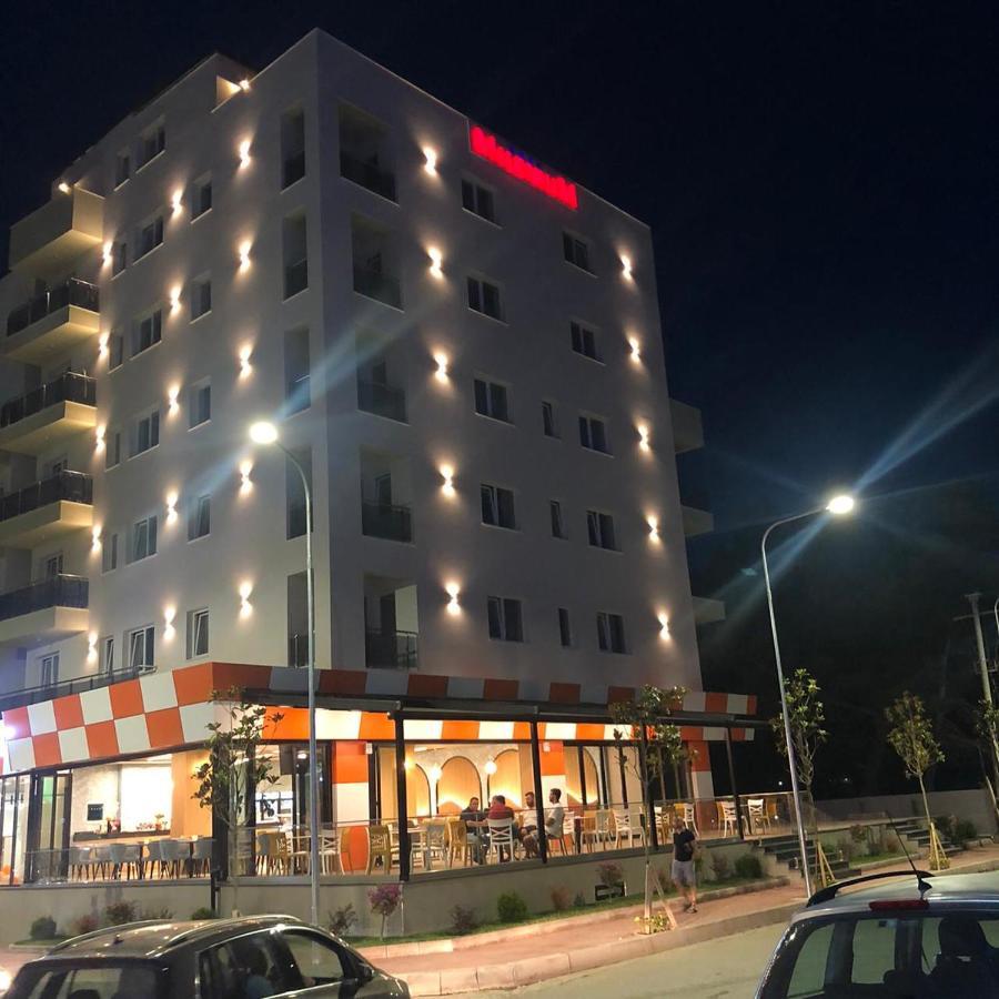 Milenium Hotel Shëngjin 외부 사진