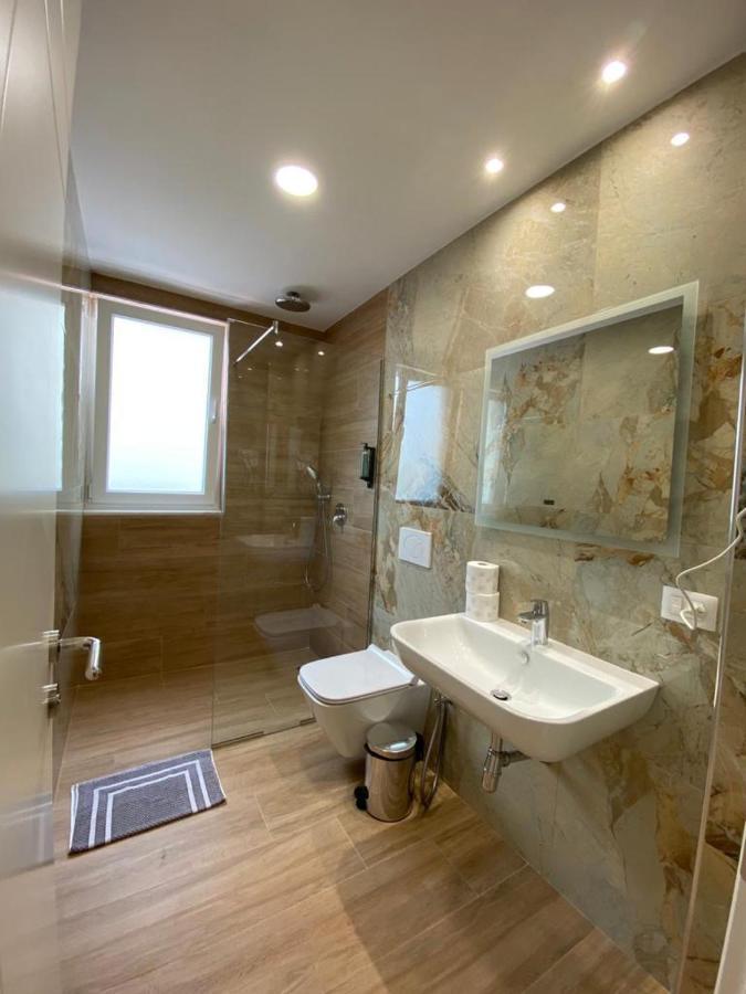 Milenium Hotel Shëngjin 외부 사진
